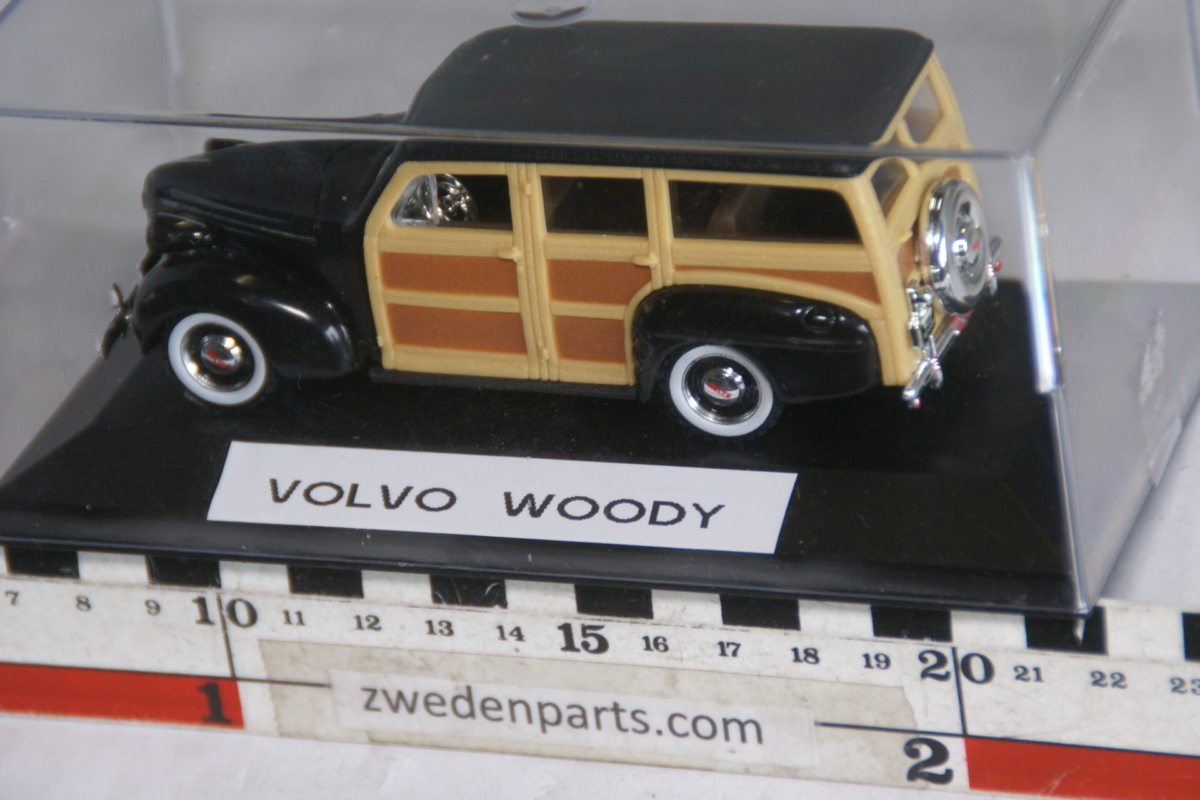 DSC05170 miniatuur Volvo PV 60 Woody 1 op 43, R&M Mint in display