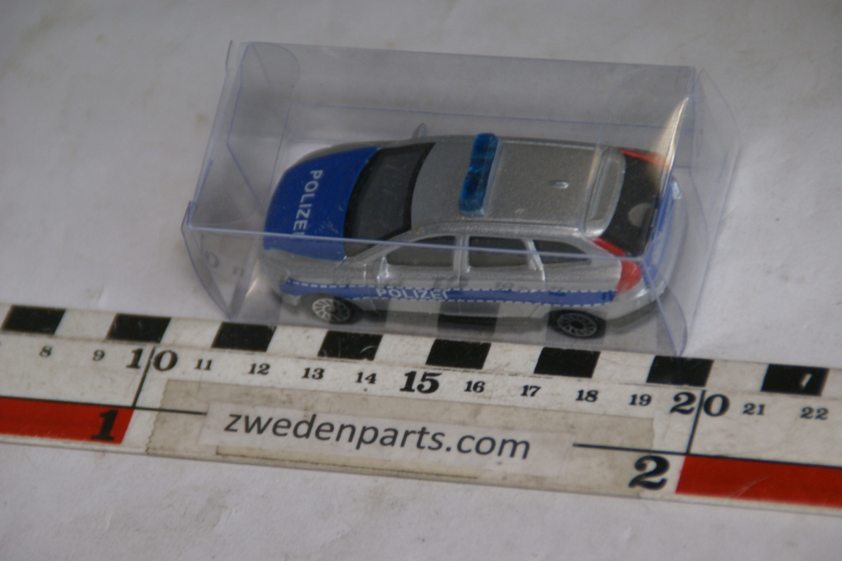 DSC05184 miniatuur Volvo XC60 polizei Duitsland ca 1 op 55 Mint in display