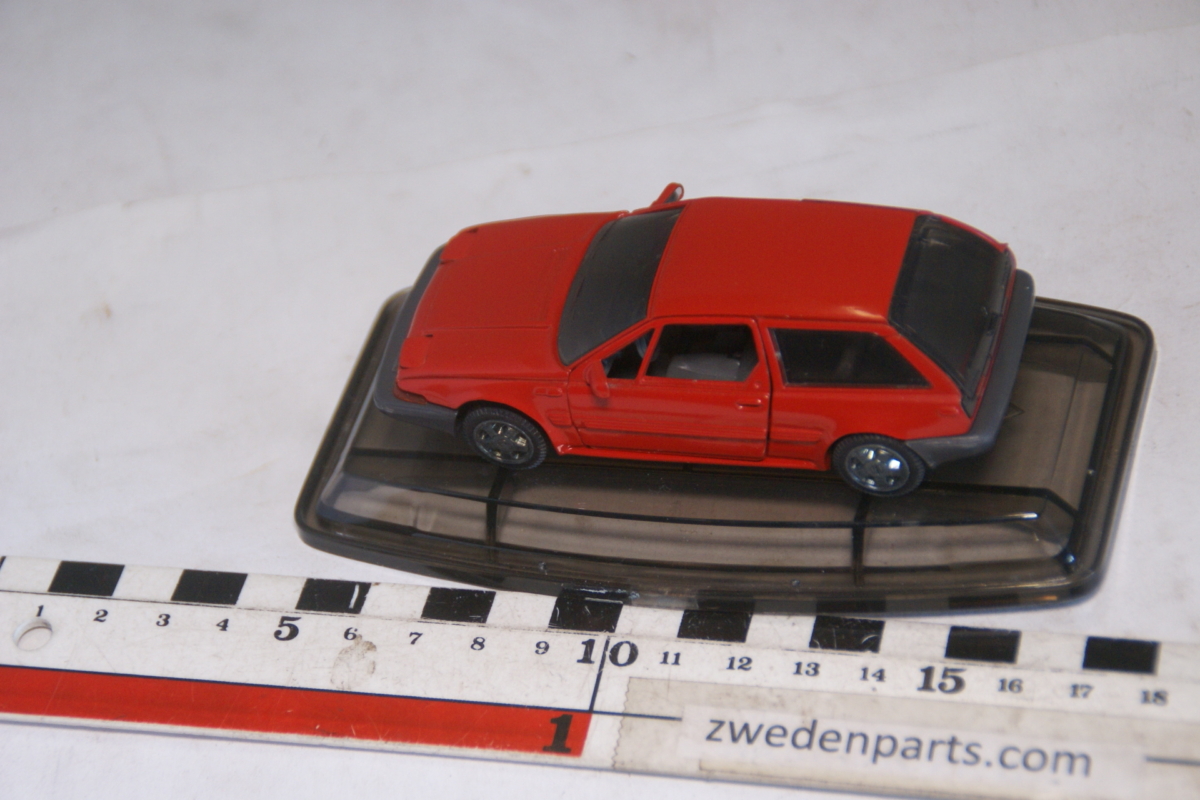 DSC05270 miniatuur Volvo 480ES rood AHC 1op43 MB