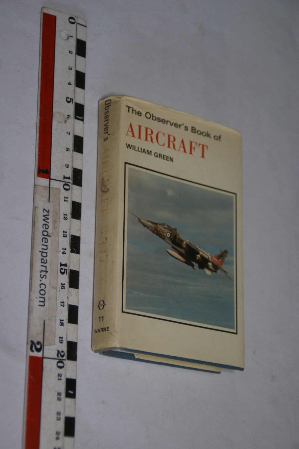 DSC04704 1977 boek Observerbook of Aitcraft, English