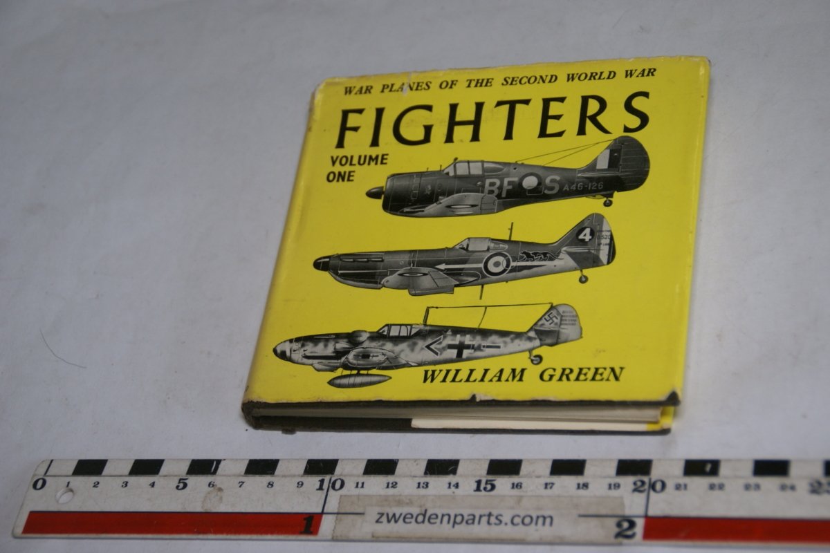 DSC04727 1960 boek WW I Fighters IV, aircrafts, English