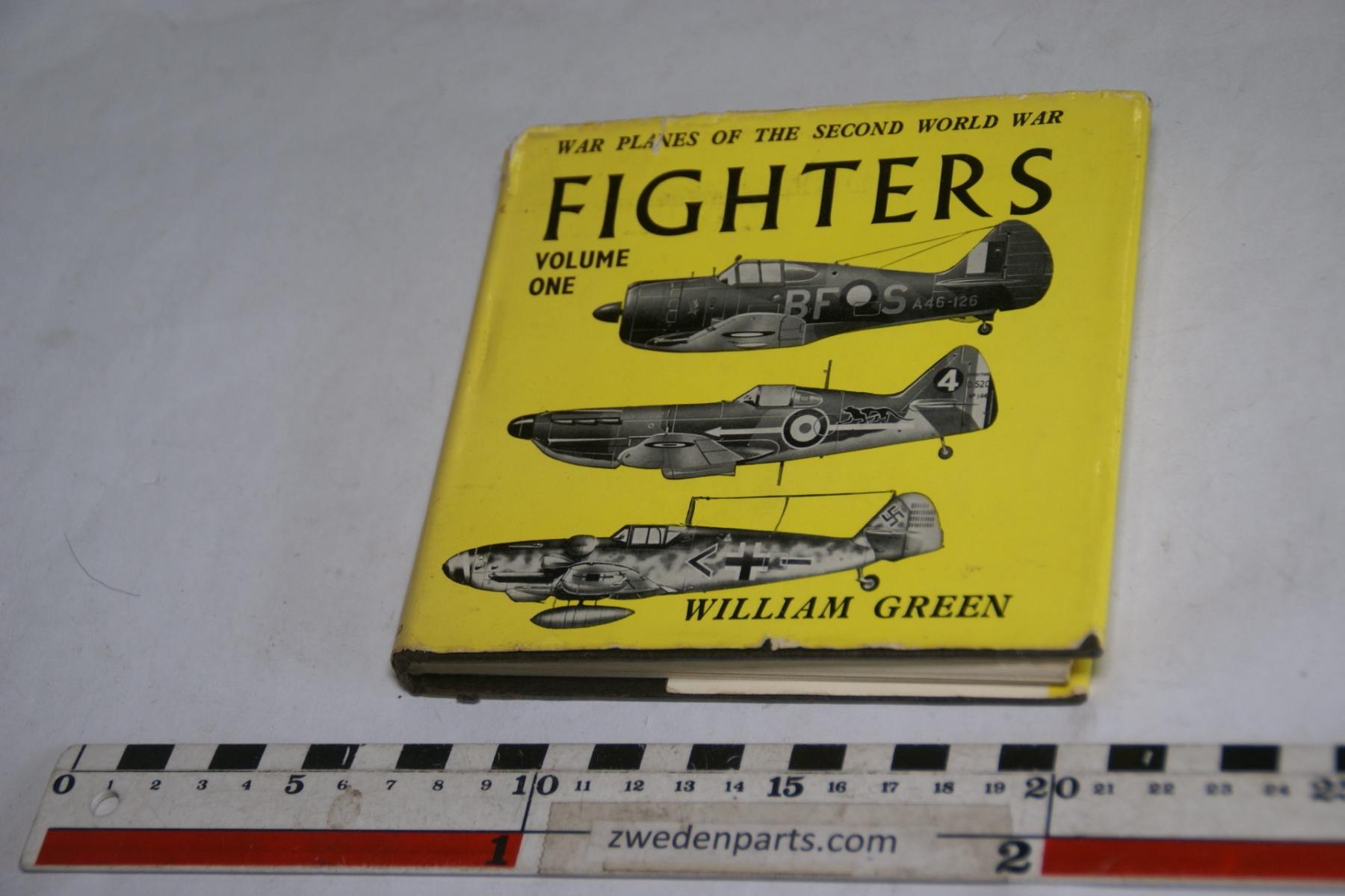 DSC04727 1960 boek WW I Fighters IV, aircrafts, English