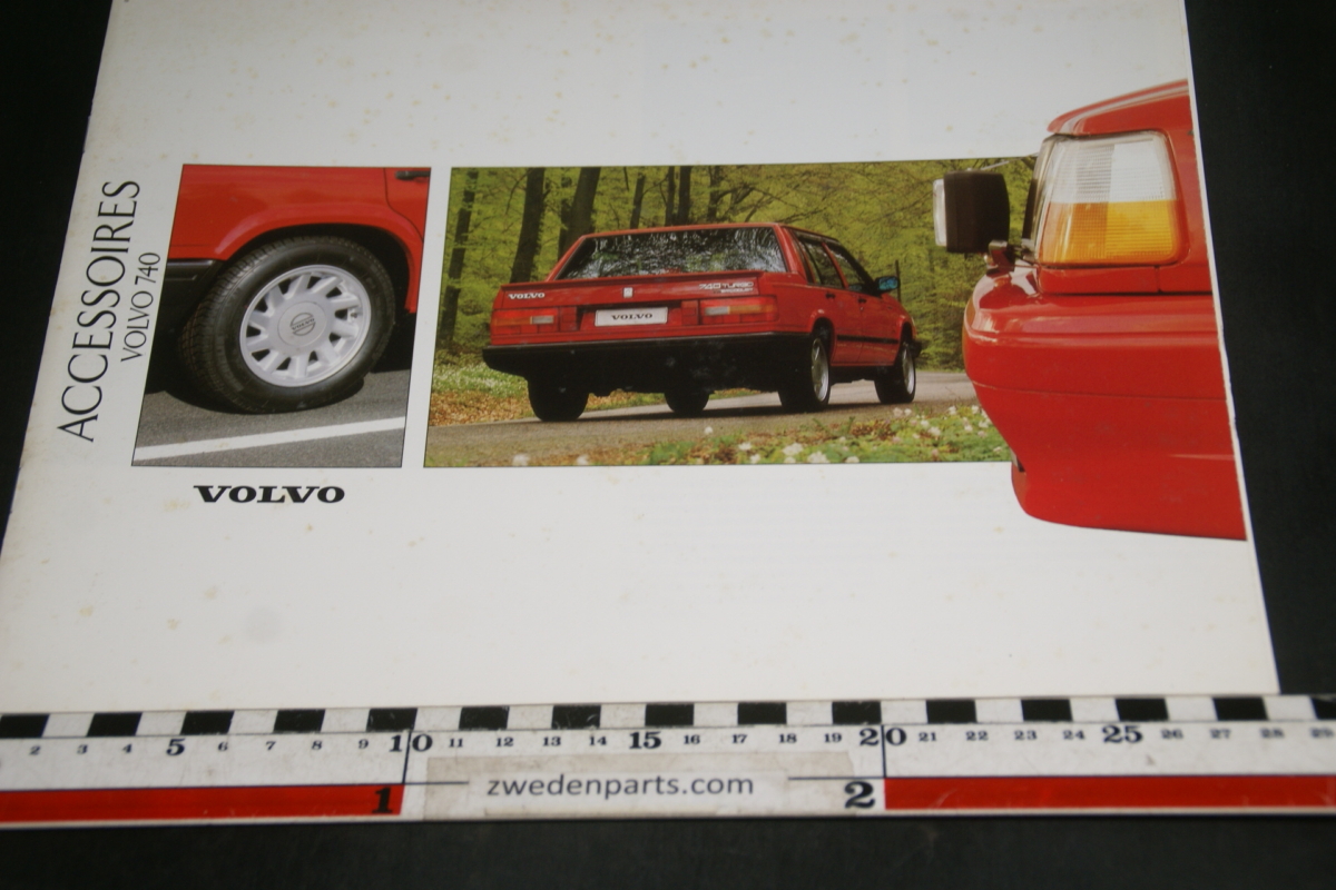 DSC08069 1989 brochure accessoires origineel Volvo 740 nr 323 30174