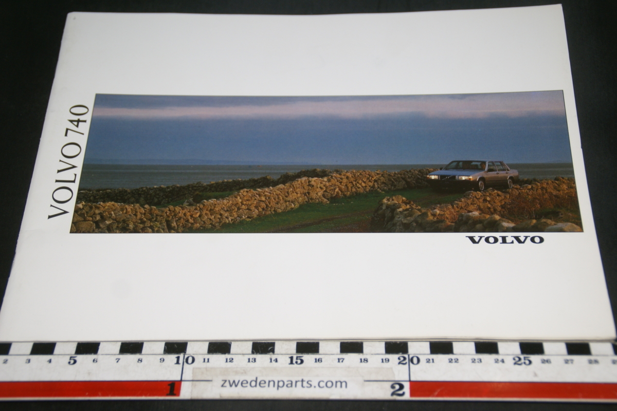 DSC08090 1990 brochure origineel Volvo 740 nr MSPV 3744, Francais