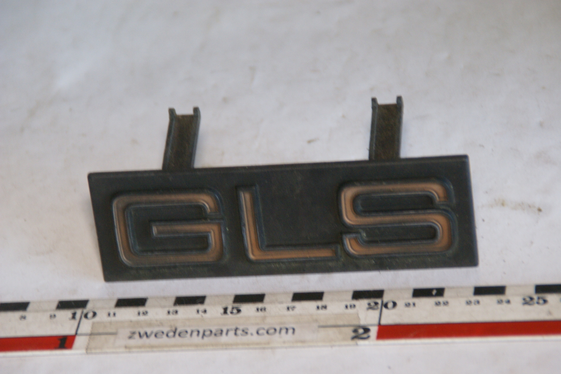 DSC05729 embleem voor grille origineel Volvo GLS