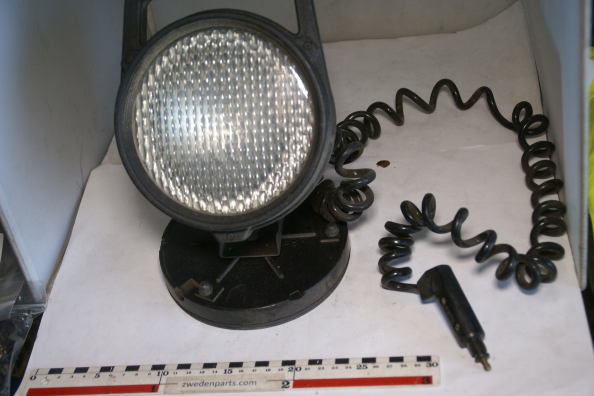DSC05910 werklamp met magneetvoet 12V