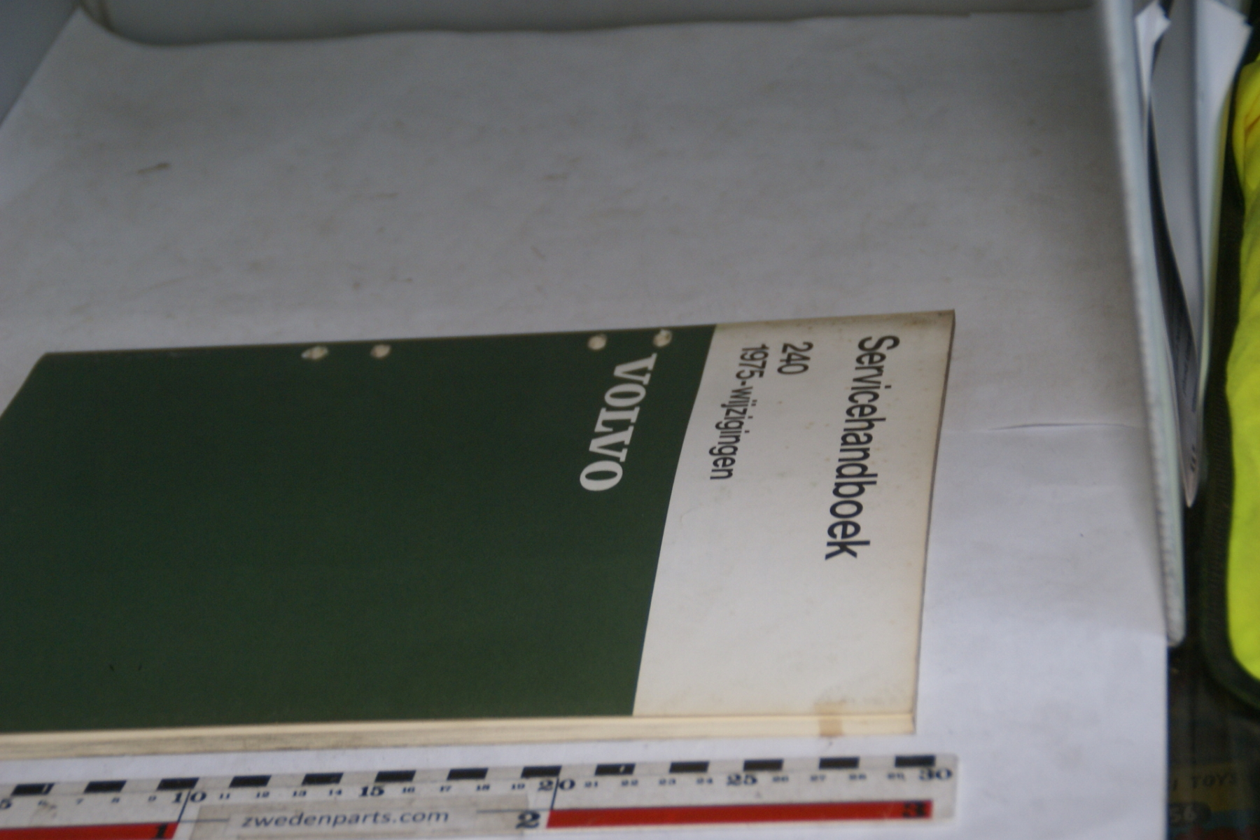 DSC06022 1974 servicehandboek  wijzigingen origineel Volvo 240, 1 van 500 nr. TP11038