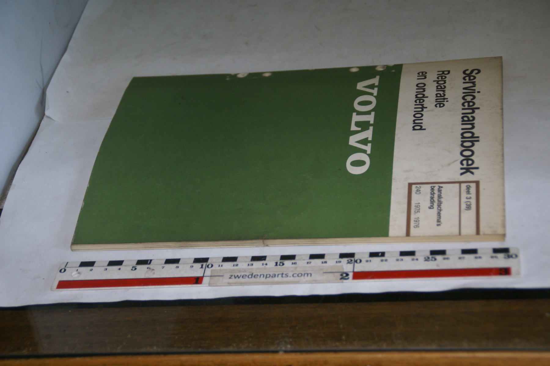 DSC06028 1977 servicehandboek 3 (39) bedrading origineel Volvo 240 1 van 750 nr. TP11098