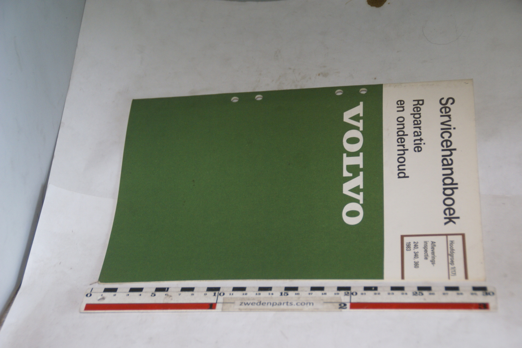 DSC06077 1982 servicehandboek 1 (17) aflevering origineel Volvo 240 260 1 van 800 nr. TP30544