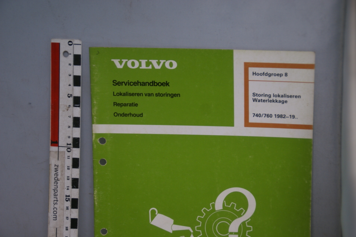 DSC06151 1988 servicehandboek waterlekkage 8, origineel Volvo 740, 760,  1 van 800 nr TP31234 45