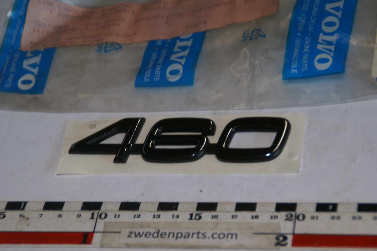 DSC06280 embleem origineel Volvo 460 artnr. 3319555 NOS in ovp 20