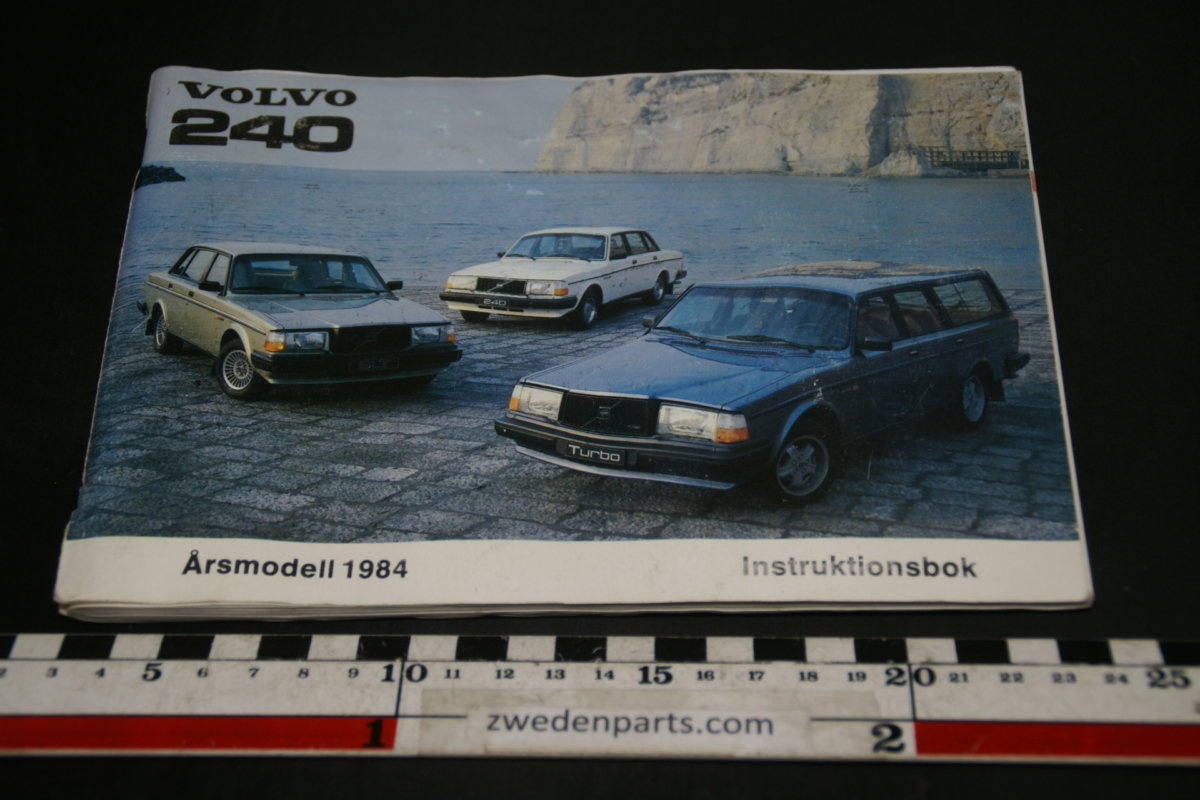DSC02087 1984 instructieboekje origineel Volvo 240 artnr. TP2401 Svensk