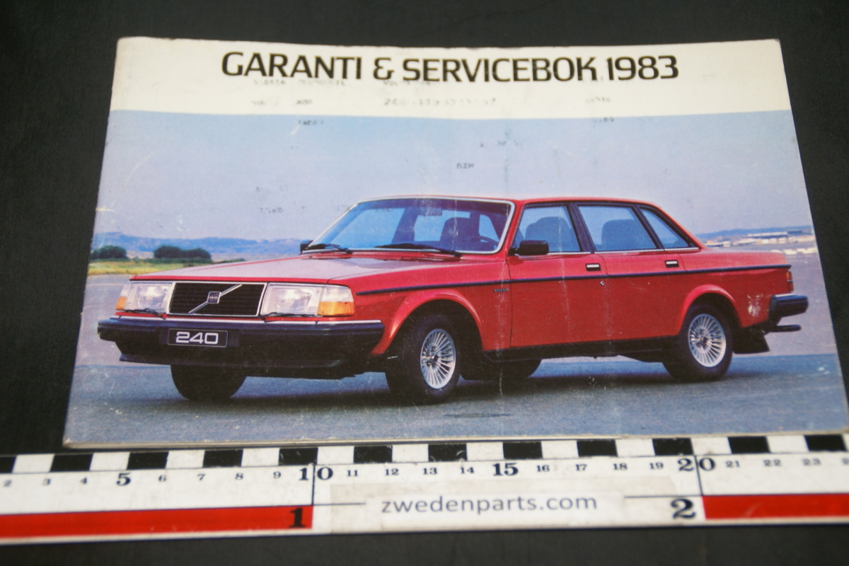 DSC02095 1983 boekje garantie en service origineel Volvo 240 Svensk