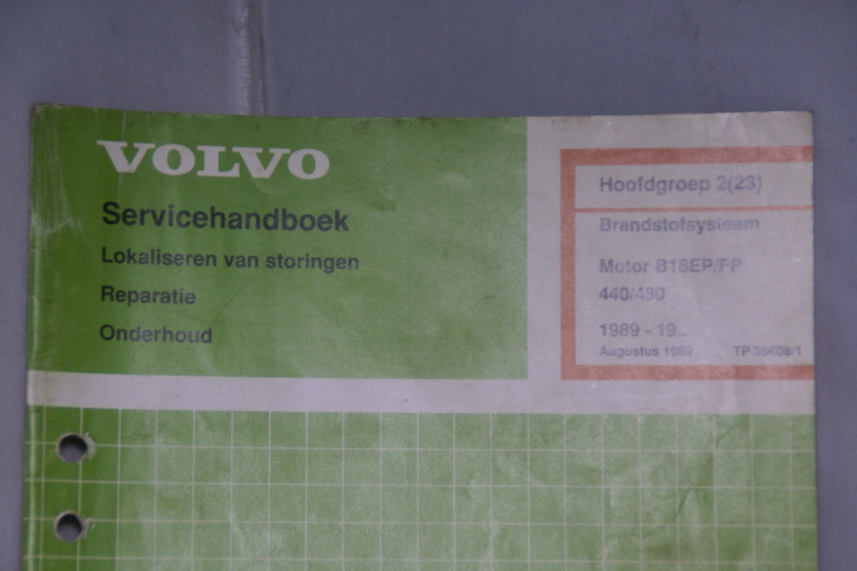 DSC06571 servicehandboek brandstofsysteem 4 46 1 van 1.000 origineel Volvo 480 artnr. TP35608 25