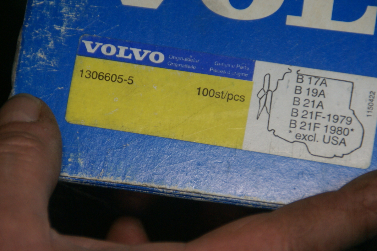 DSC06713 bougie origineel Volvo B23 artnr. 1306605 NOS 5